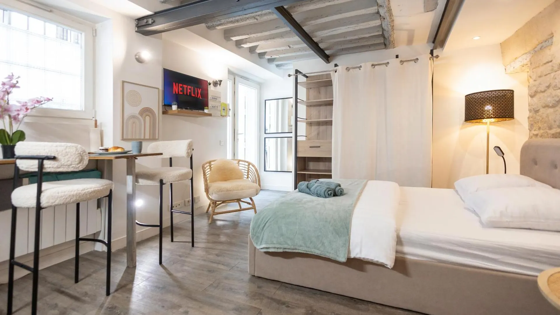 Studio Cosy Paris Centre Republique Marais contacts